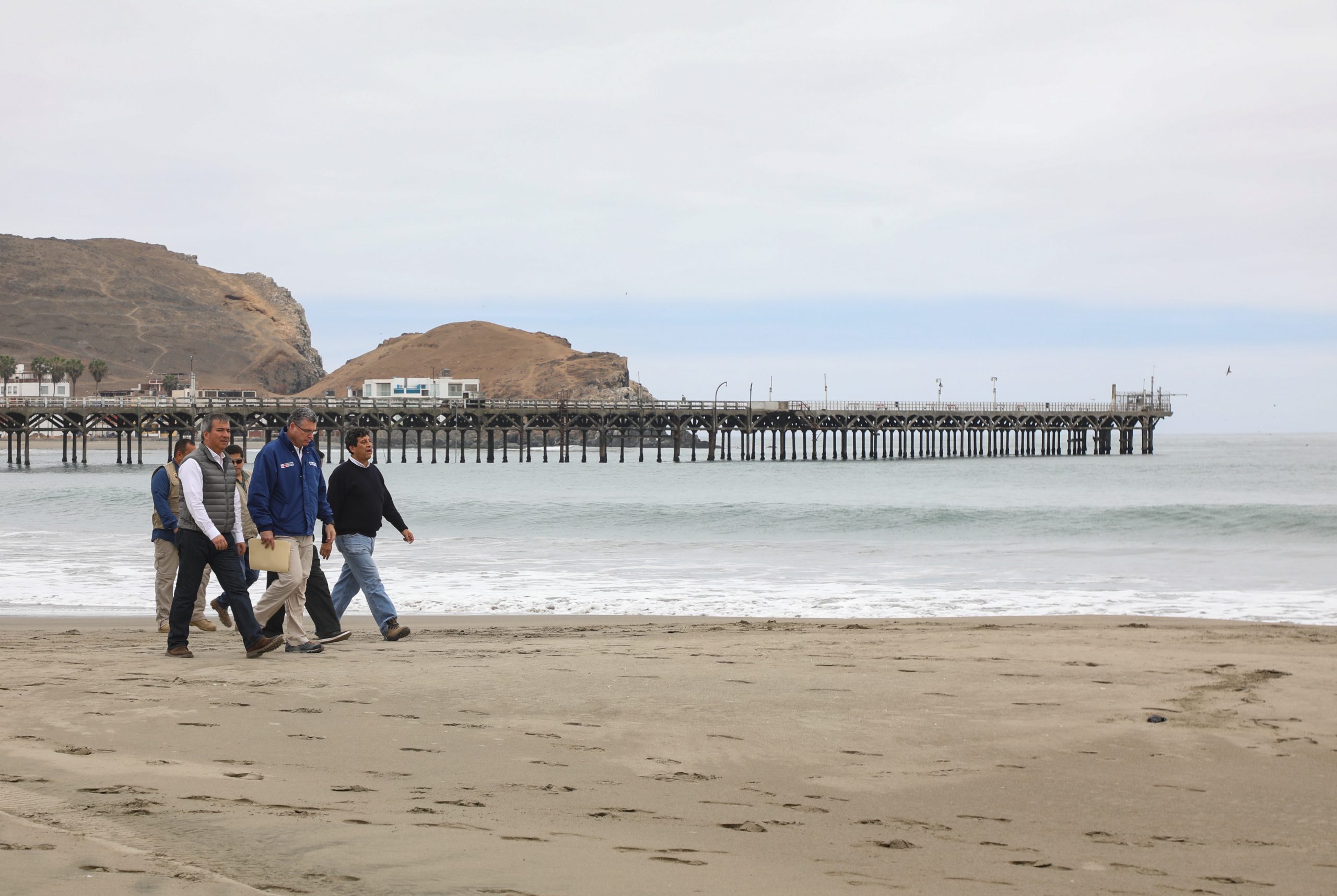 Cerro Azul Expats Travel Together!