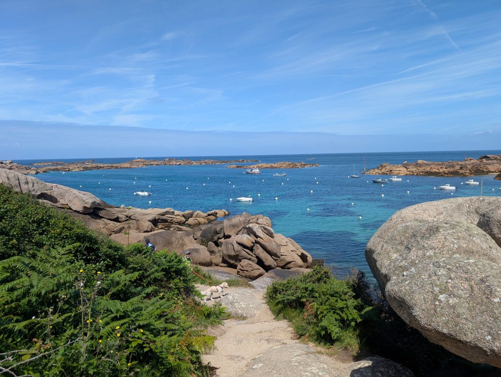 Coz-Pors beach in Tregastel